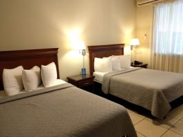 habitaciones juveniles economicas en managua Hotel El Almendro